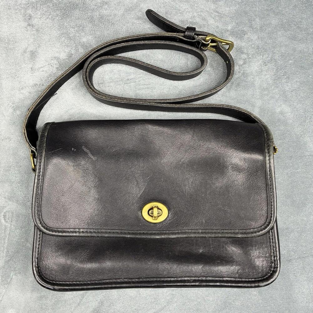 Vintage Coach Black Glove‎ Tanned Leather Flap Crossbody Bag USA Made 0659-112